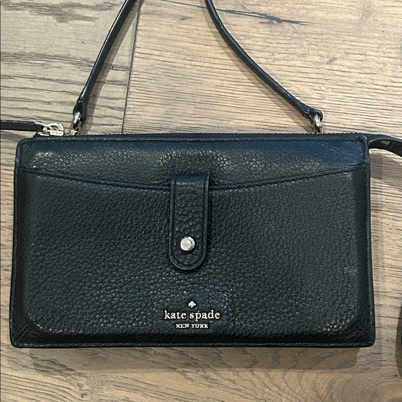 Kate Spade Crossbody Convertible Wallet/Purse - Picture 2 of 12